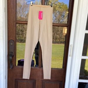 Commando Faux Leather Leggings. NWT. Size M